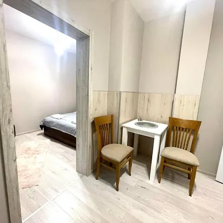 Home Apartment *